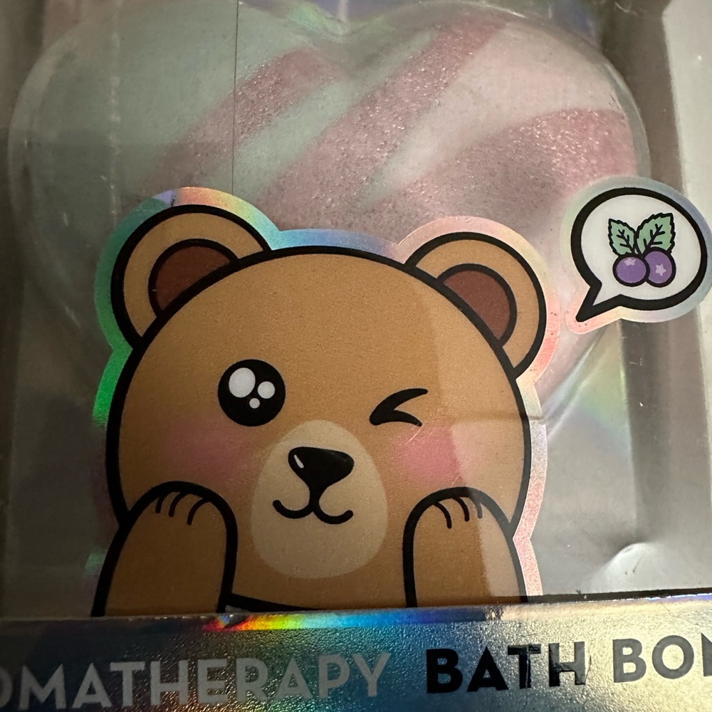 The Creme Shop Aromatherapy Bath Bomb, Blu-Beary Mint 5.64oz New - Picture 6 of 6